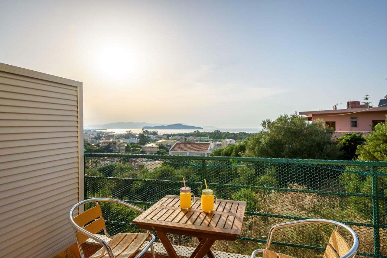 קאטו דרטסו Golden Beach Hill Apartments מראה חיצוני תמונה